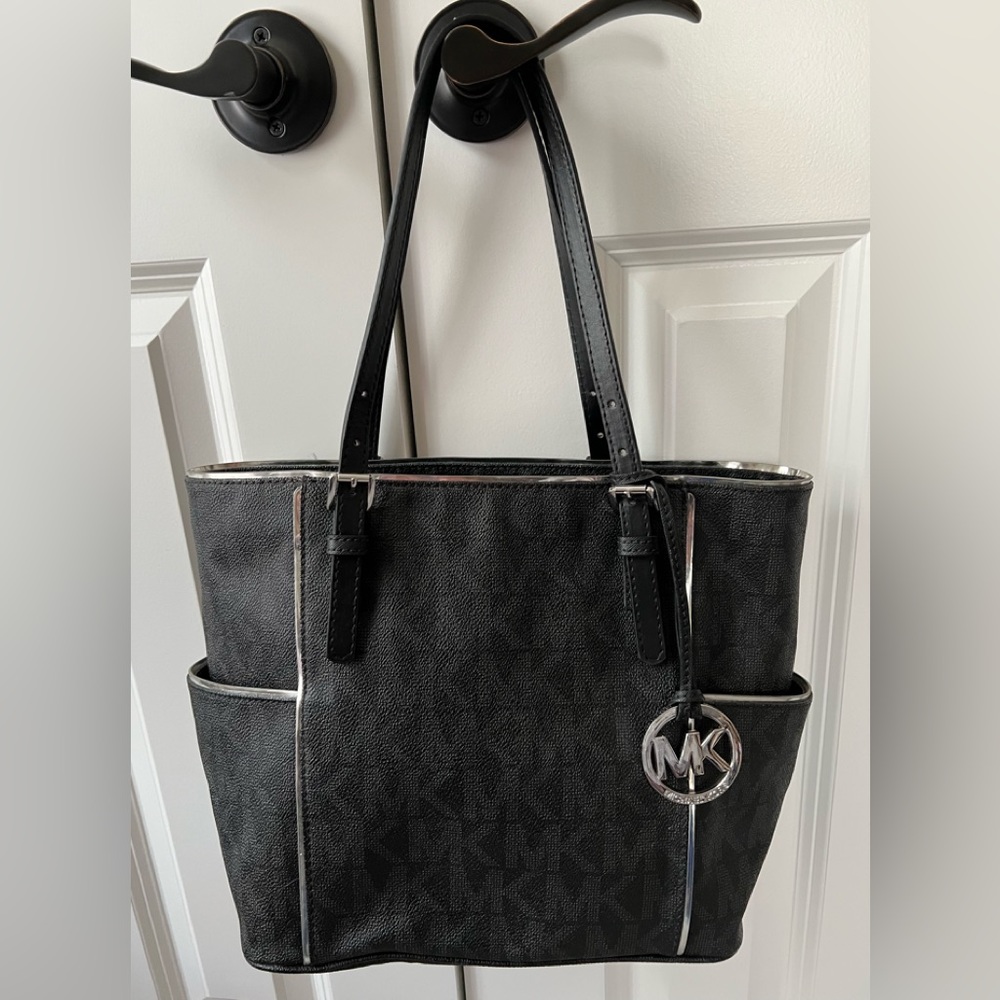 Michael Kors Black Tote EUC